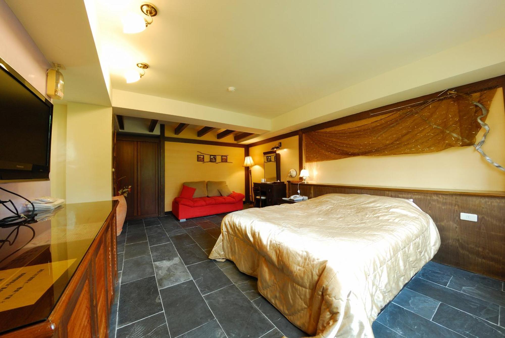Shinmingshan Holiday Inn Lugu Lake Exterior photo