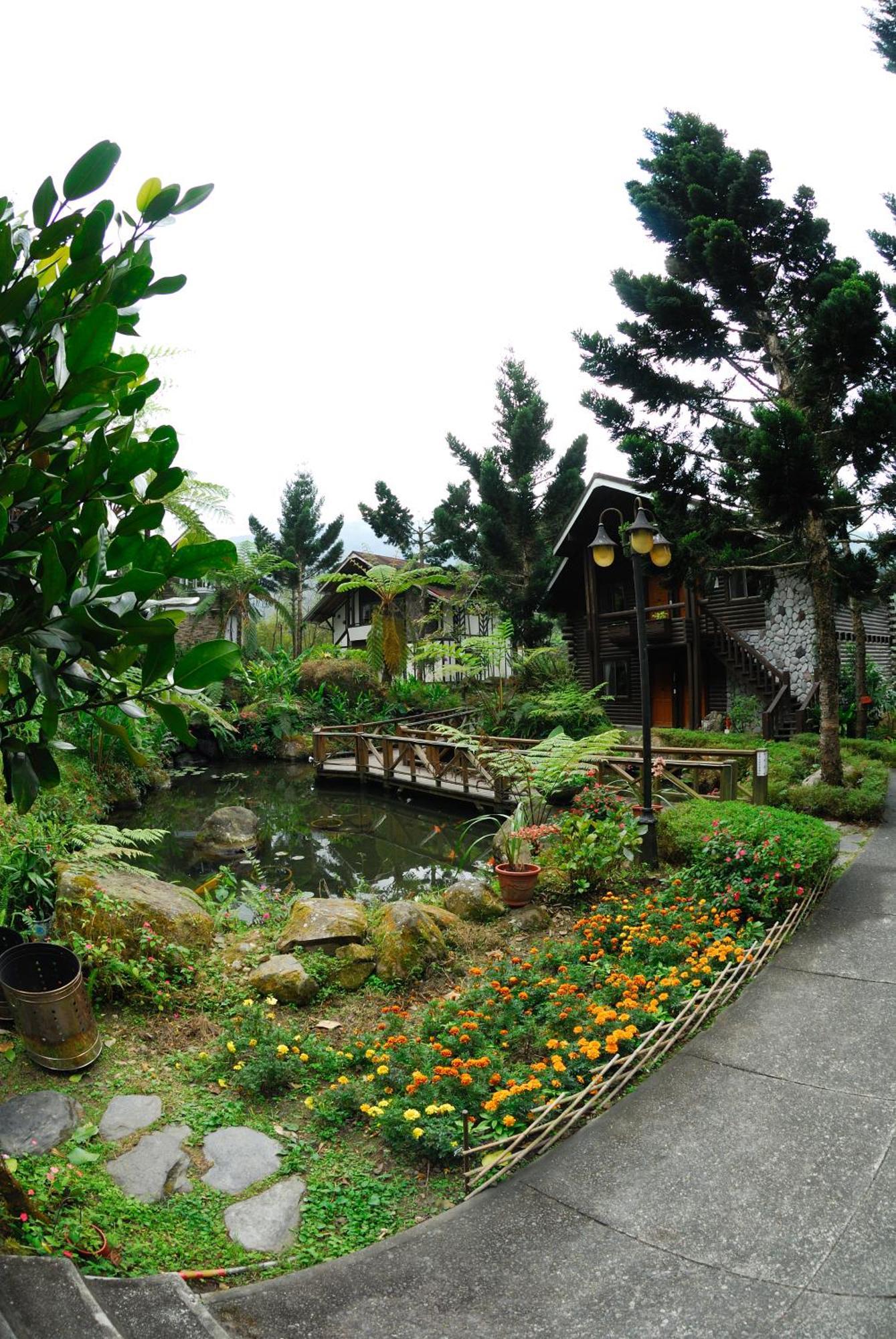 Shinmingshan Holiday Inn Lugu Lake Exterior photo