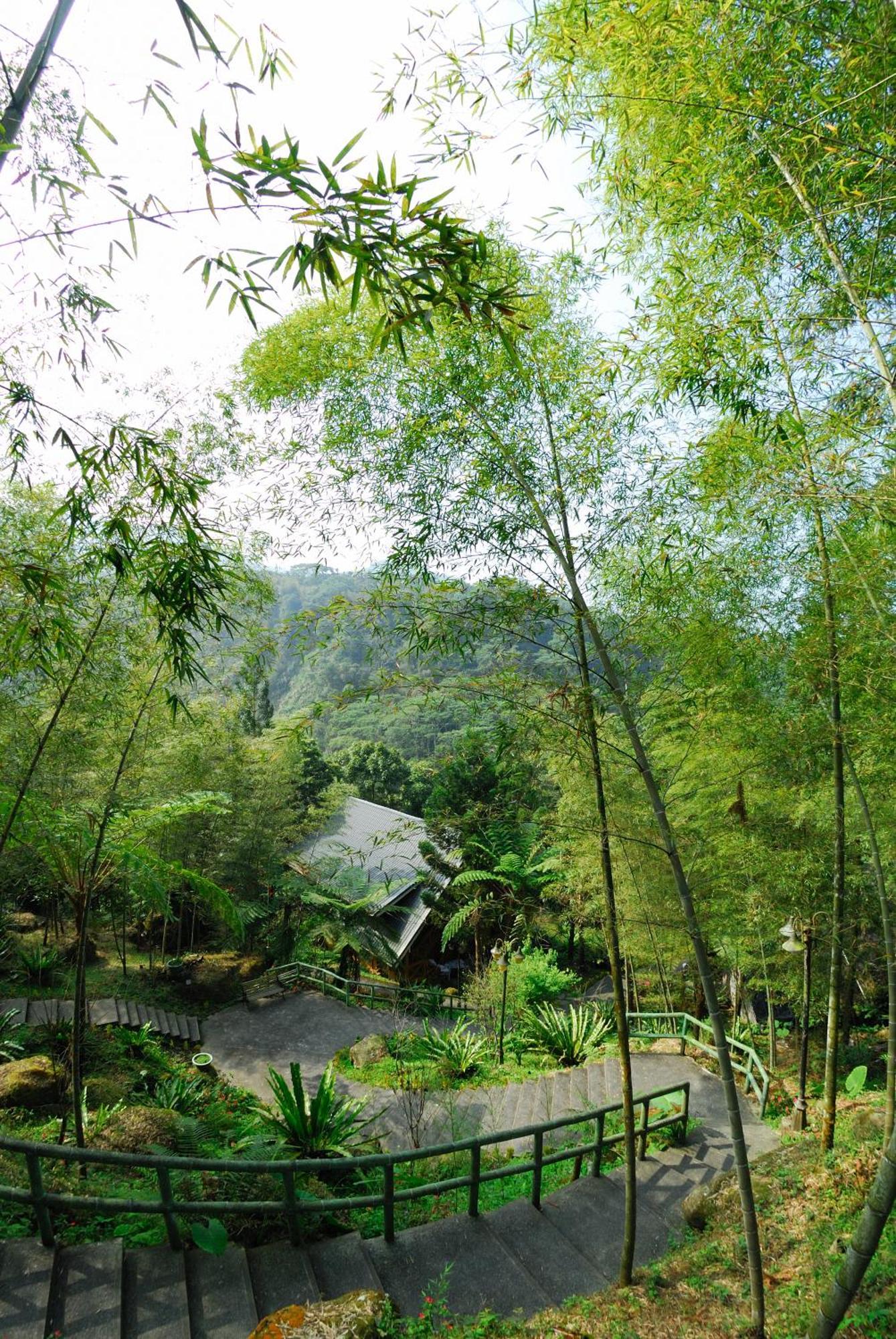 Shinmingshan Holiday Inn Lugu Lake Exterior photo