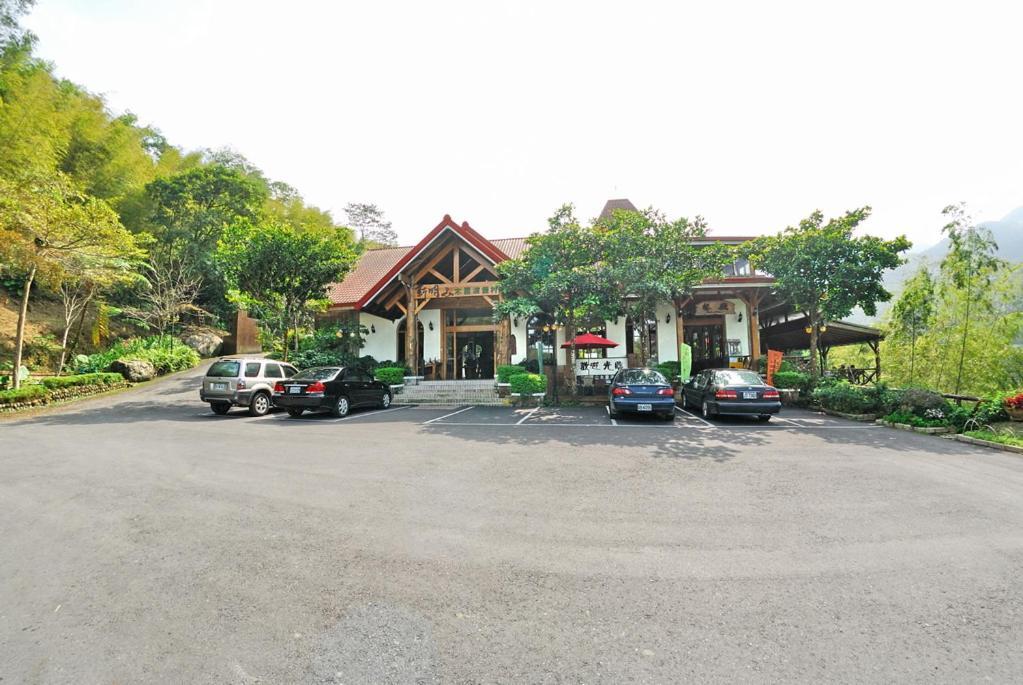 Shinmingshan Holiday Inn Lugu Lake Exterior photo