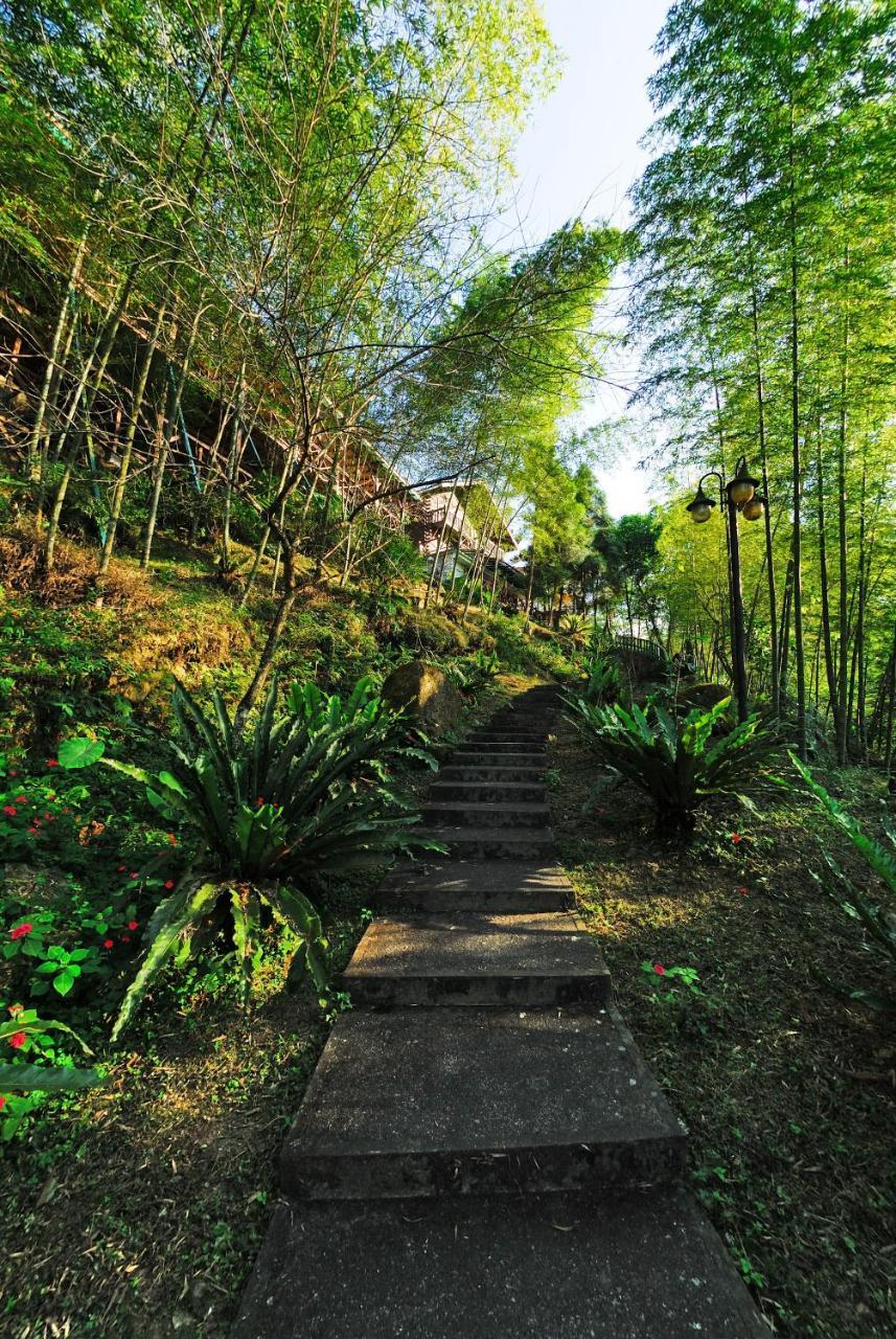 Shinmingshan Holiday Inn Lugu Lake Exterior photo