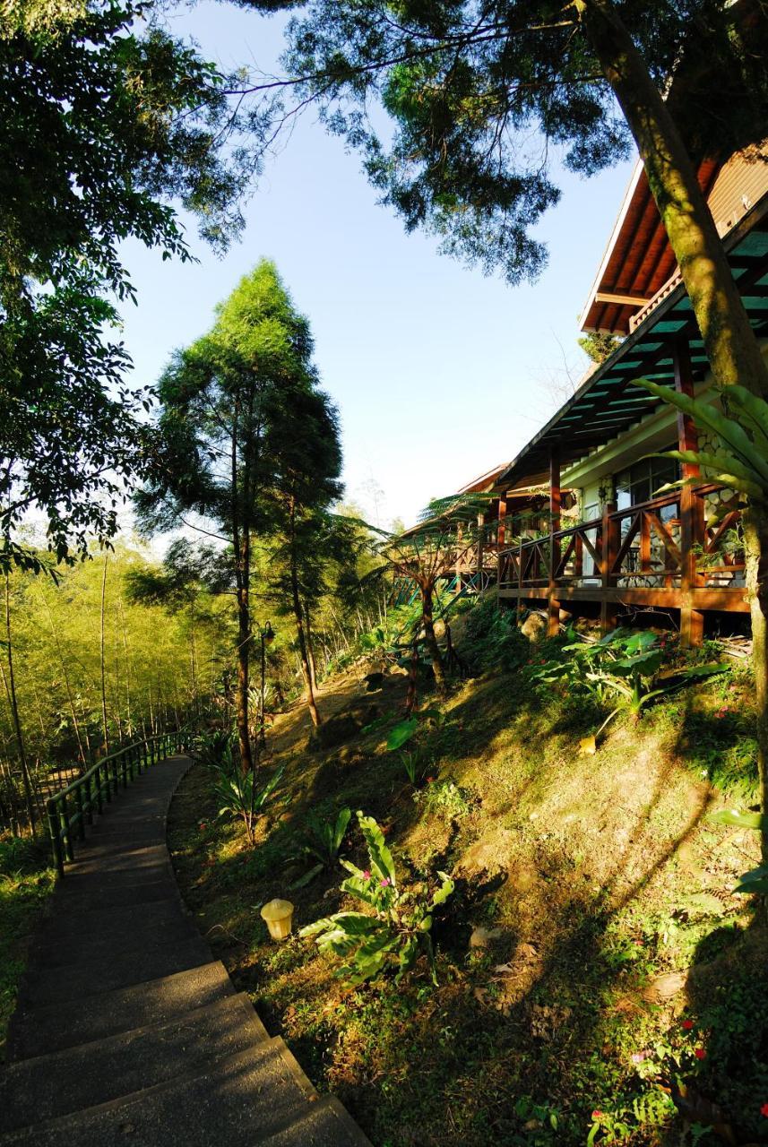 Shinmingshan Holiday Inn Lugu Lake Exterior photo
