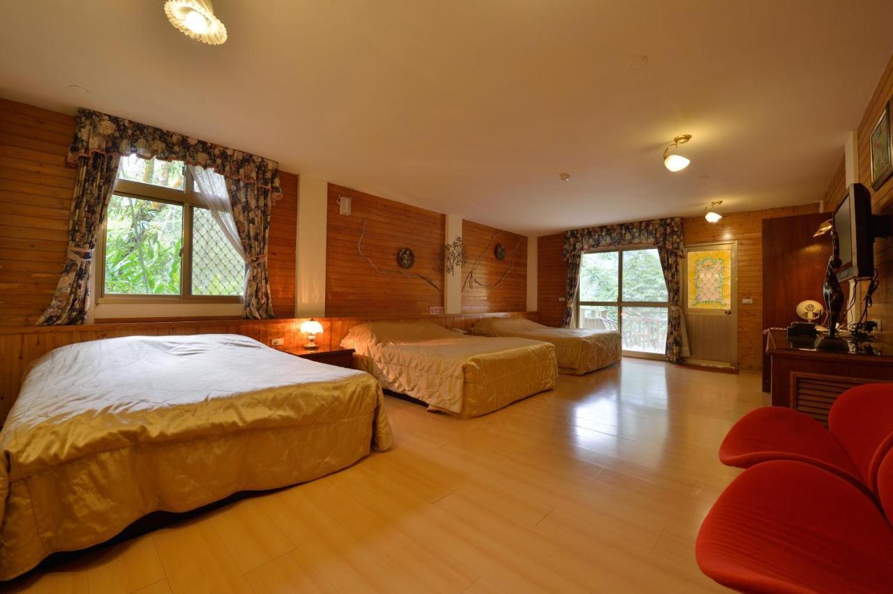 Shinmingshan Holiday Inn Lugu Lake Exterior photo