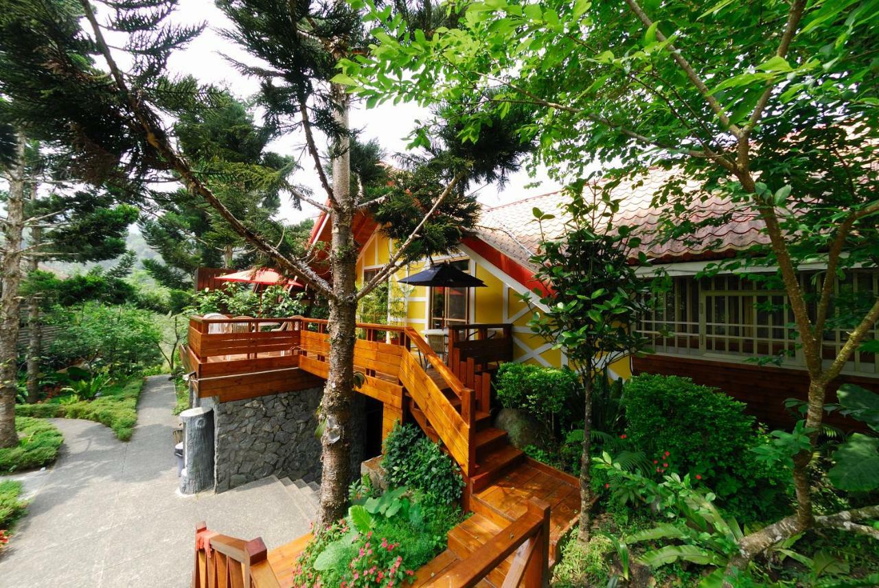 Shinmingshan Holiday Inn Lugu Lake Exterior photo
